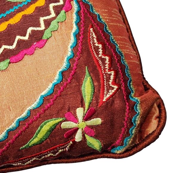 PIER 1 IMPORTS THROW PILLOW EMBROIDERED COLORFUL MOROCCAN BOHO HIPPIE INDIAN 15" - Picture 4 of 10